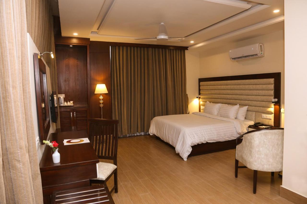 Hotel One Rahim Yar Khan Club Road Exterior photo